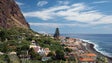 Imagem de Capitania do Funchal resgata homem arrastado para o mar no Paul do Mar