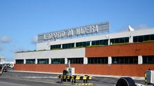 Imagem de Vento no Aeroporto da Madeira faz divergir aviões