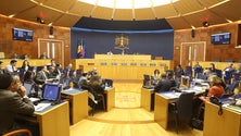 Imagem de Parlamento Regional aprova 6 votos de pesar e cumpre minuto de silêncio