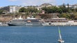 Imagem de World Voyager no Porto do Funchal e em turnaround quase total