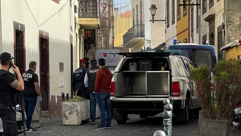 Imagem de Rusga encerra Rua de Santa Maria