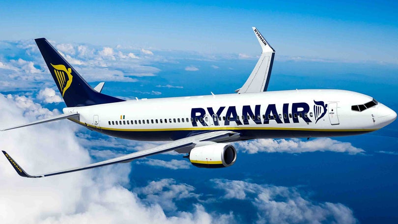 Avião da Ryanair aterra em segurança em Oslo depois de ameaça de bomba