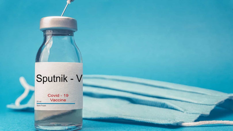 Covid-19: Ministra da Saúde partilha reservas da OMS quanto a vacina russa