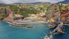 Imagem de Recuperação do enrocamento da praia da Ponta do Sol começa este mês (Vídeo)
