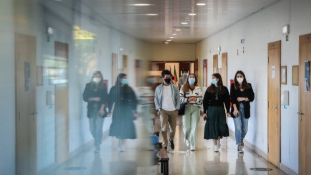 Colocações no ensino superior conhecidas este domingo