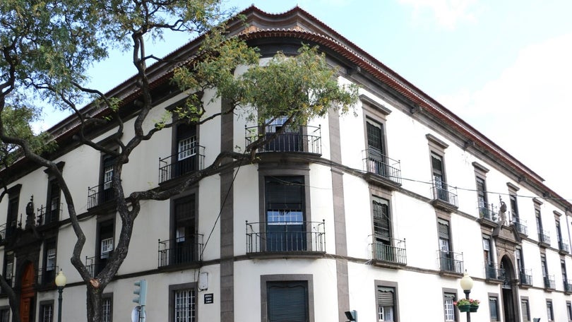 Imagem de Défice de 61,6 milhões na Administração Pública Regional