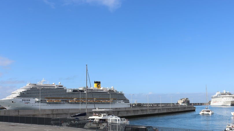 Costa Diadema em estreia no Porto do Funchal