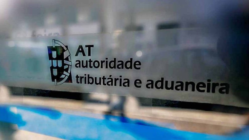 Declaração do fisco de encomendas postais emitida em 1 hora