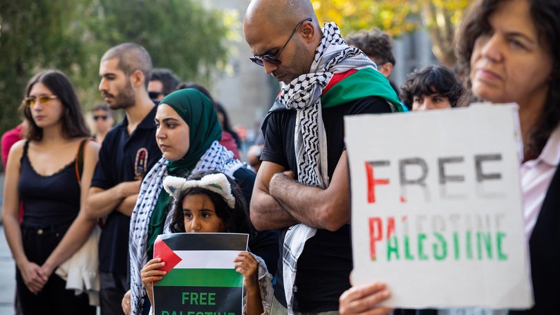 Imagem de Manifestação pela libertação da Palestina junta cerca de uma centena no Porto