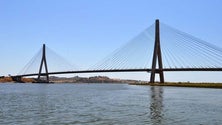 Imagem de Covid-19: Veículos já viajam entre Algarve e Andaluzia pela ponte sobre Guadiana