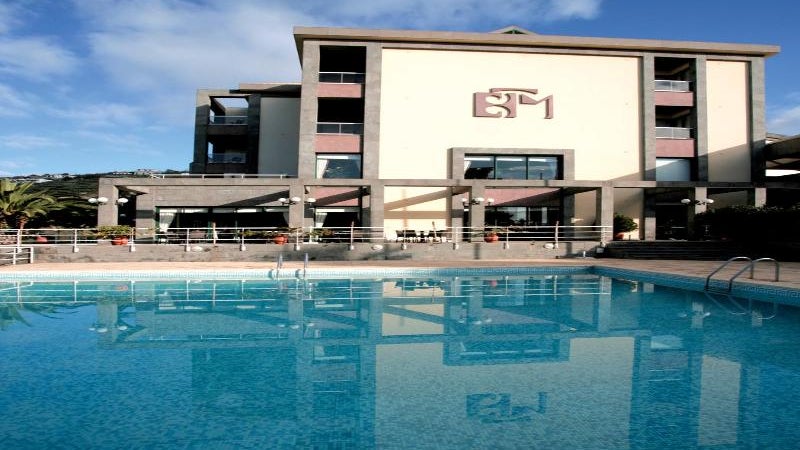 PCP/Madeira avança com projetos no parlamento para clarificar situação da Escola Hoteleira