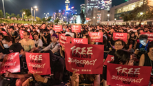 Imagem de Hong Kong condena sete pessoas por protestarem contra a China