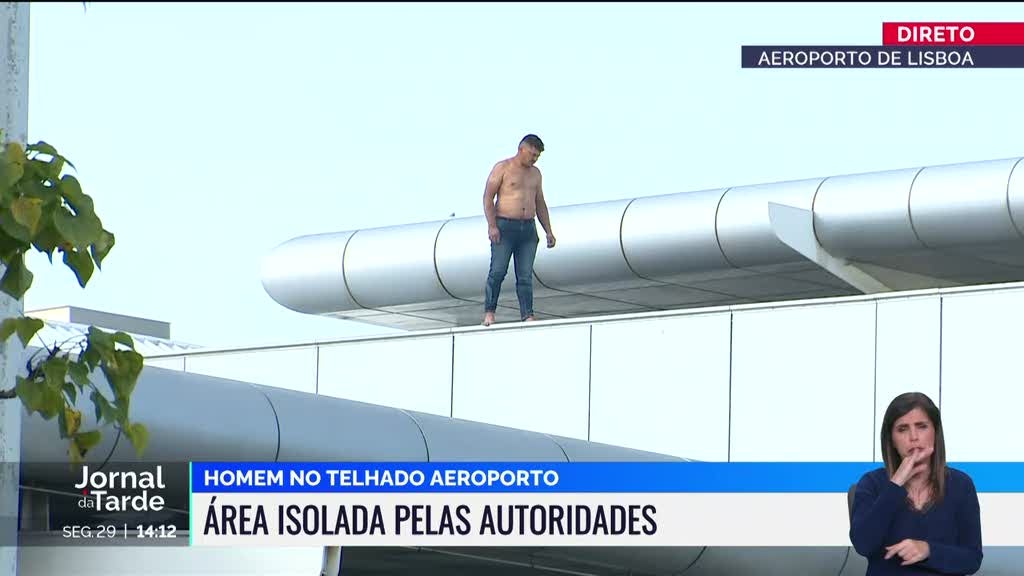 Incidente no aeroporto. Homem acede à cobertura das instalações