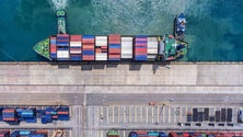 Imagem de Adesão total à greve às horas extraordinárias no porto do Caniçal