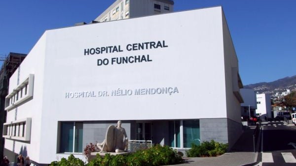 Covid-19: Áreas exteriores do Hospital Central do Funchal vão ser desinfetadas