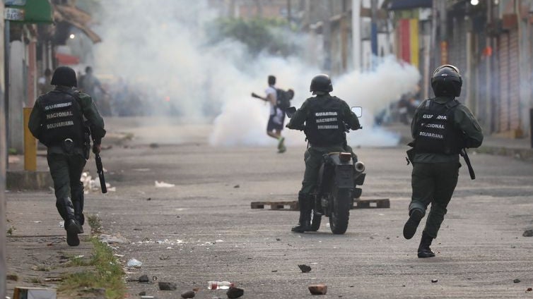 Confrontos fazem 22 mortos na Venezuela