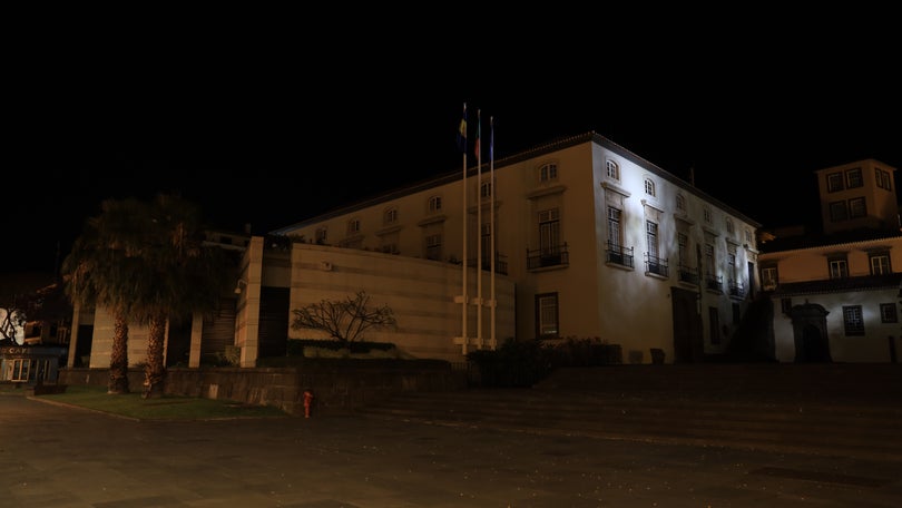 Parlamento associa-se à Hora do Planeta