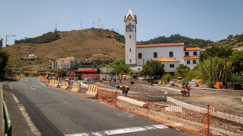 Imagem de Trânsito interrompido na Estrada Regional 204