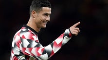 Imagem de Ronaldo apoia United à distância