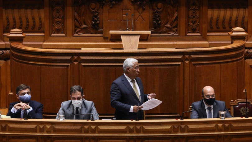 Imagem de Costa compromete-se com aumento significativo no salário mínimo em resposta ao PCP