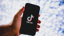Imagem de TikTok vai implementar limite de 60 minutos para utilizadores menores de idade