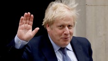 Imagem de Boris Johnson juntou-se a minuto de silêncio por profissionais mortos por Covid-19