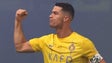 Imagem de Cristiano Ronaldo marca mais dois golos