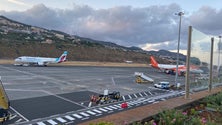 Imagem de Avioneta rebentou pneu, pista da Madeira encerrou (vídeo)