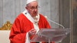 Papa homenageia padres que morreram por ajudar doentes