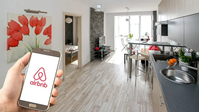 Imagem de Covid-19: Airbnb proíbe festas em alojamentos em todo o mundo