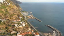 Imagem de Porto da Calheta passa para a sociedade Ponta Oeste