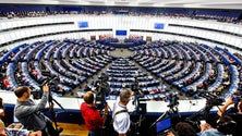 Imagem de Parlamento Europeu defende alargamento de sanções a Nicolás Maduro