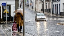 Imagem de Grupo Central dos Açores sob aviso laranja devido à chuva forte