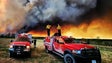 Imagem de Incêndios obrigam mais de 35 mil pessoas a abandonar as suas casas