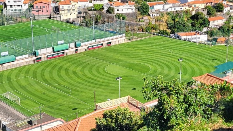 Relvado de Santo António à inglesa para receber treino aberto aos sócios