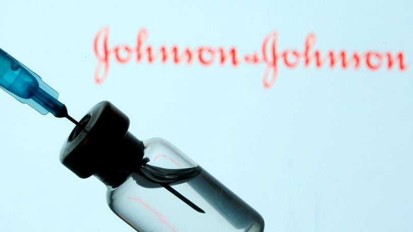 Imagem de Relação entre vacina J&J e coágulos está em investigação