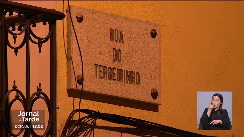 Origem das chamas sob investigação. Fogo em prédio de Lisboa faz dois mortos