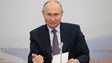 Imagem de Putin ratifica lei que proíbe cirurgias para mudança de sexo na Rússia