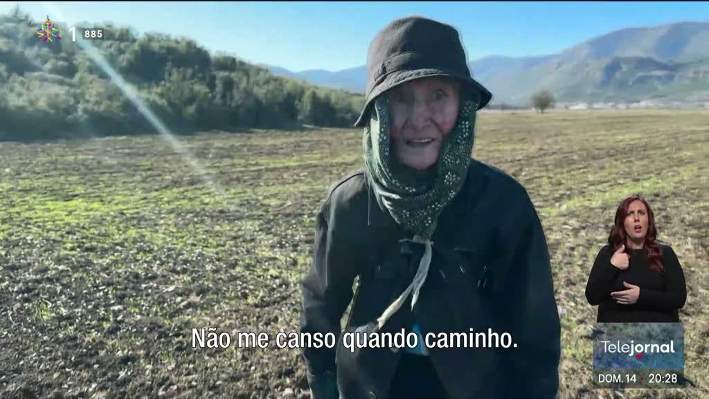 Turquia. A história de uma pastora de 96 anos que vive sozinha com os animais