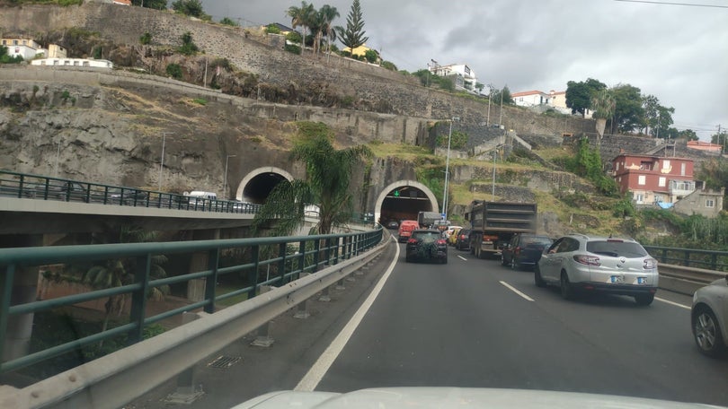 Imagem de Tráfego na via rápida no 1.º semestre aumentou cerca de 10 por cento