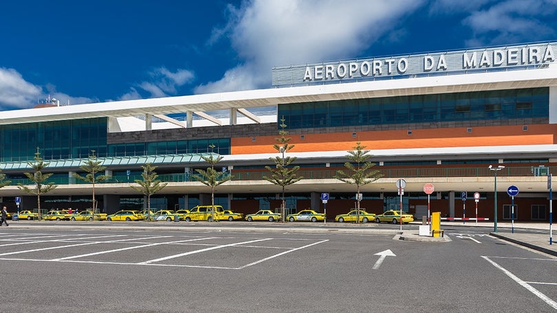 Imagem de Cancelamento de voos adia reunião entre governos da Madeira e Açores