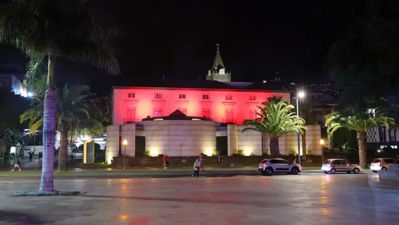 Imagem de Assembleia da Madeira vai reduzir iluminação exterior durante a madrugada