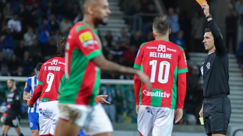 Imagem de Marítimo perde com o FC Porto num jogo com quatro expulsões