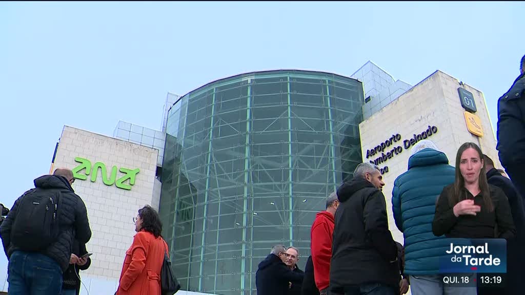 Imagem de Plenário do Aeroporto de Lisboa. 