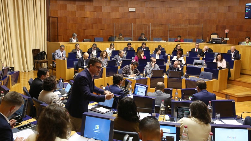 Ucrânia: Parlamento da Madeira aprova três votos de solidariedade