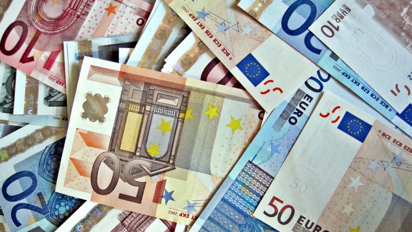 Imagem de Europa aconselha prudência a Portugal em aumentos na função pública