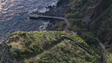 Rocheiros limpam encosta do  Calhau da Lapa (vídeo)