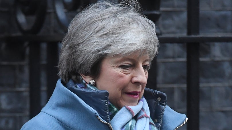 Imagem de May determinada em cumprir prazo da saída da UE