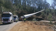 Imagem de Eólicas continuam a atravessar a Madeira (Vídeo)