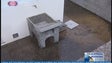 Imagem de Problemas na canalização de moradia incomodam no Caniço (Vídeo)